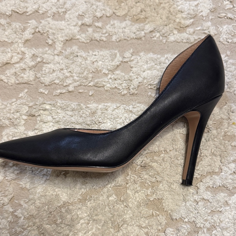 Halogen Black Pointed Toe Heels